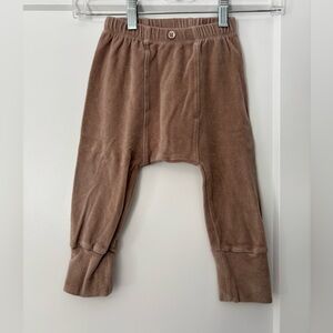 Kate Quinn Velvet Velour texture harem style jogger pant in Beige Size 2T